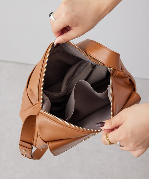 ear PAPILLONNER（イアパピヨネ）の「《本革/動物モチーフ/ゾウ/サイ