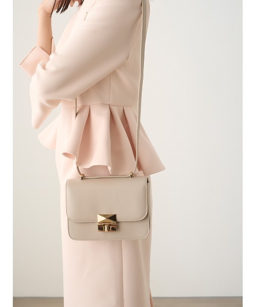 CELFORD（セルフォード）の「スタッズひねりショルダーバッグ