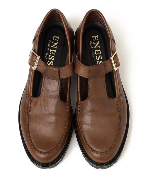 eness（エネス）の「ENESS: Tストラップ レザー ローファー