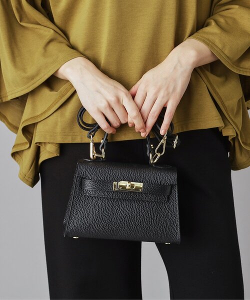 AULENTTI（オウレンティ）金具ベルト付きバッグ（ショルダーバッグ