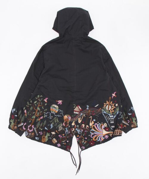 go slow caravan（ゴースローキャラバン）の「コードクロスパネル刺繍