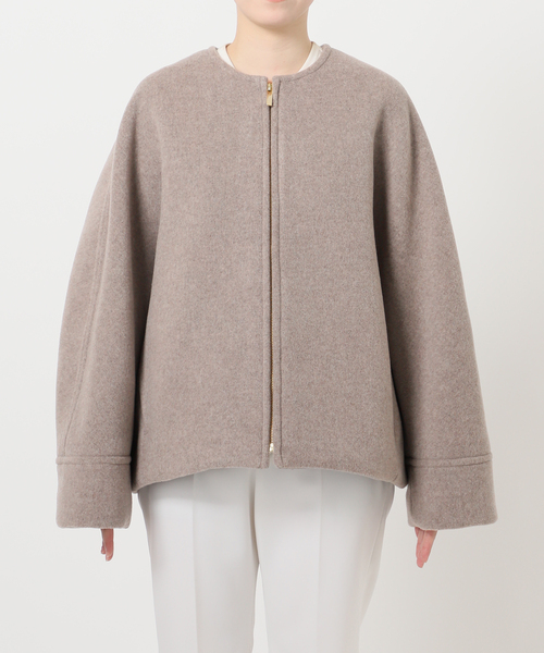 Noble（ノーブル）の「MTRショートケープブルゾン（ノーカラーコート