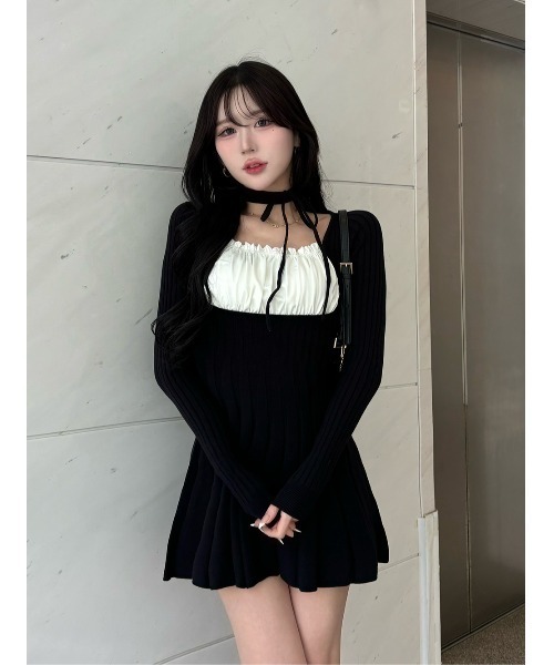 Darich（ダーリッチ）の「ネックリボンデザインフレアニットミニ