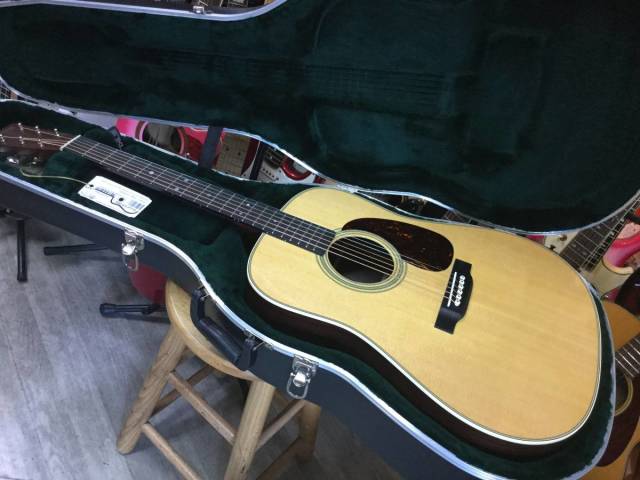 Martin D-28 Standard Pickup スペシャル！ 【 アンプに繋げる