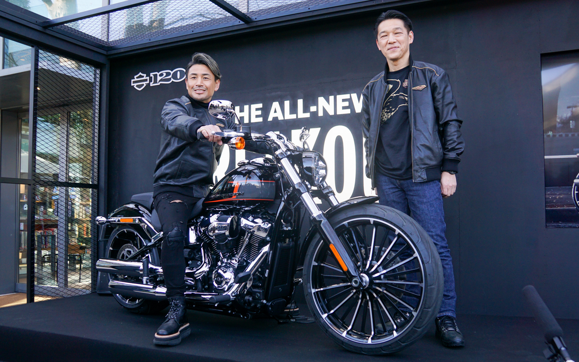 ハーレーダビッドソン、魔裟斗氏と一緒に新「ブレイクアウト」日本初