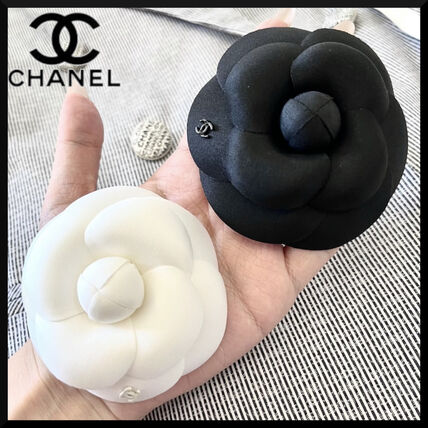ブローチ ブラック（黒）系 CHANEL(シャネル) アクセサリー(レディース