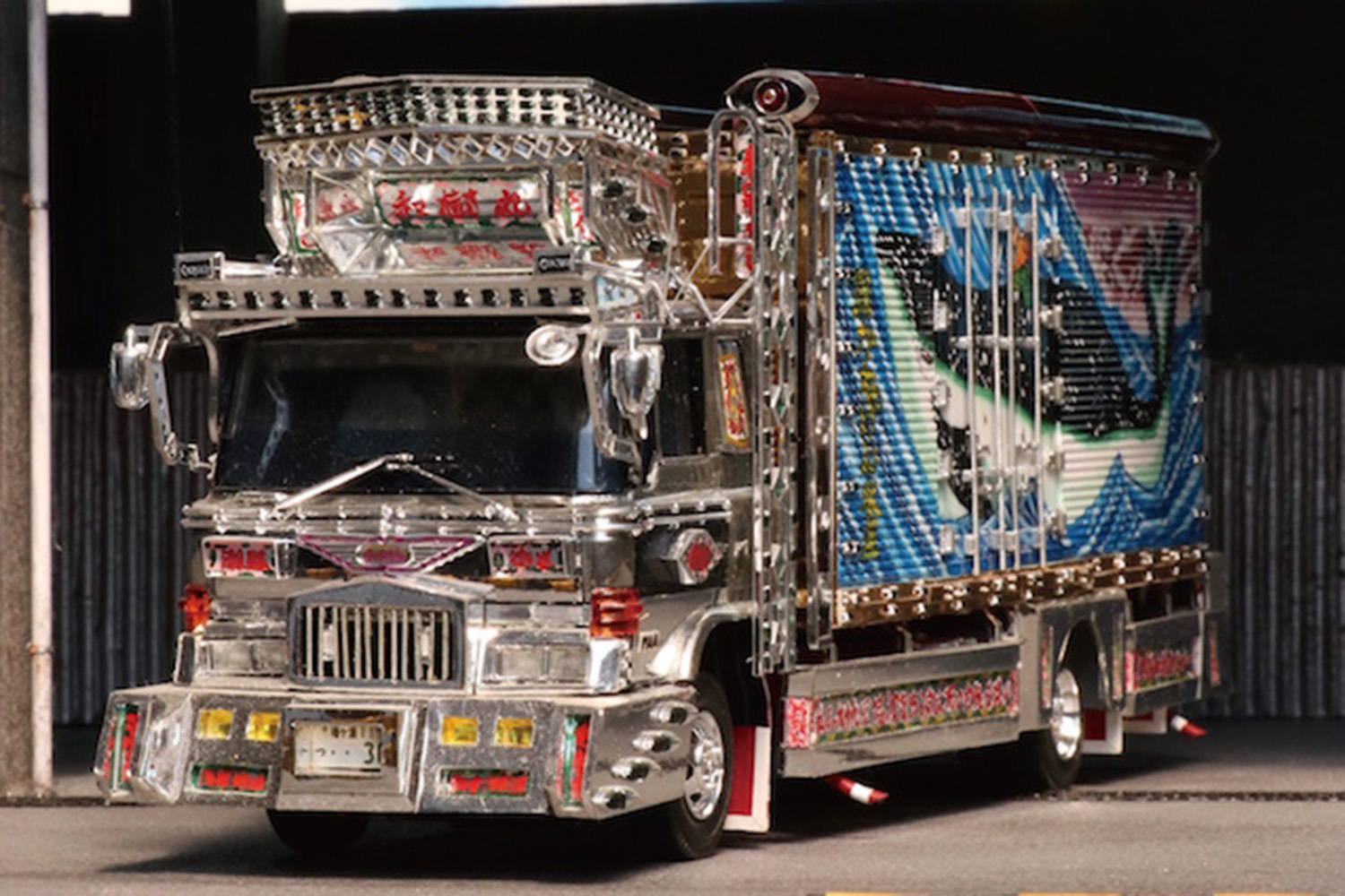 知れば知るほど面白い「デコトラプラモデル」のディープな世界！ 元