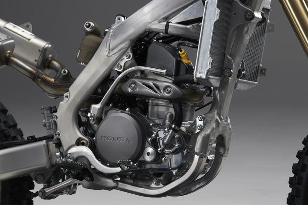 ホンダ、モトクロス専用車「CRF250R」「CRF450R」の2015年型モデルを