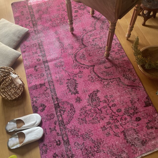 90×183 ピンクオーバーダイ ボタニカル トルコヴィンテージラグ