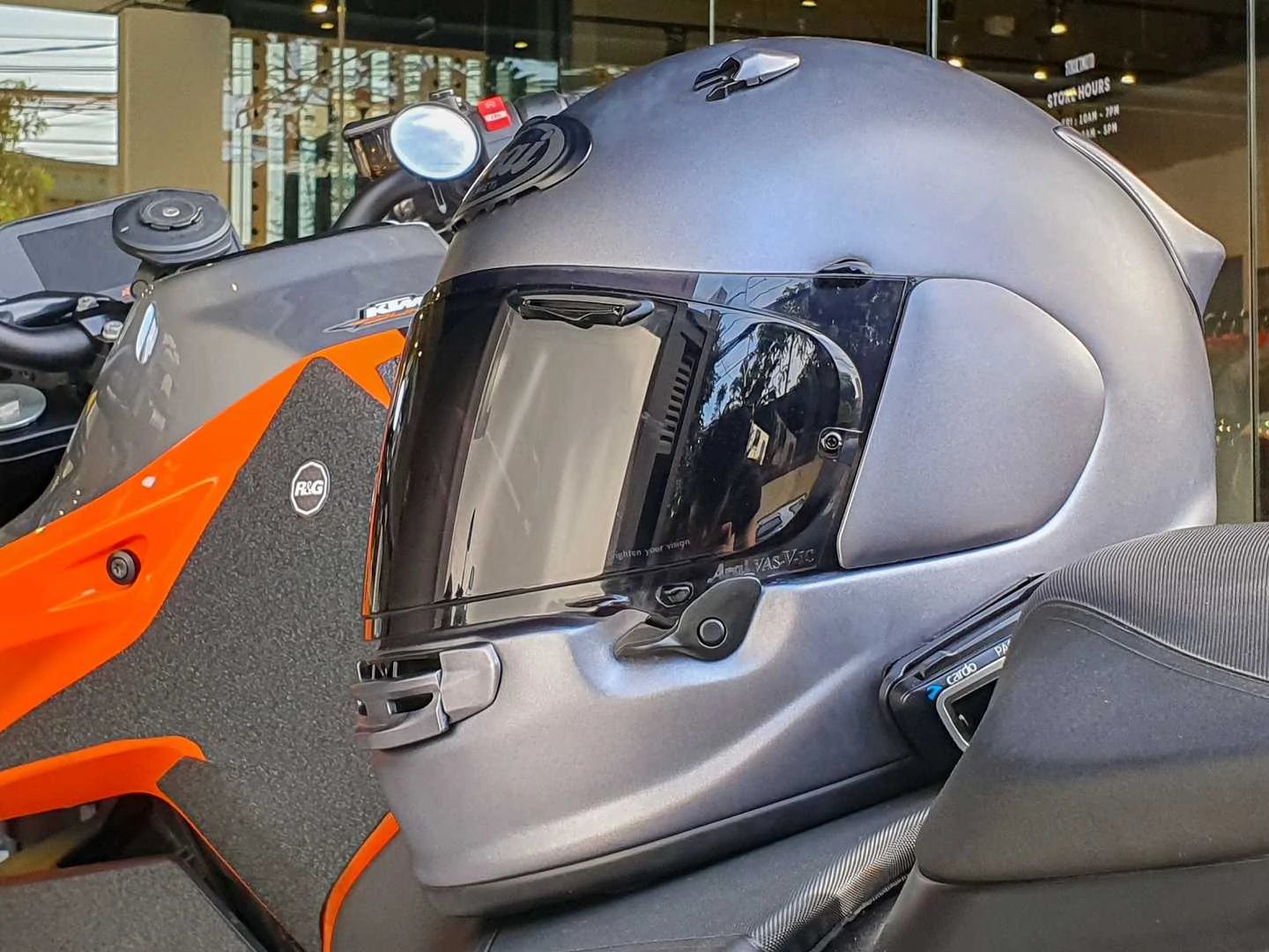Gear Review: Arai Astro GX Full-Face Helmet