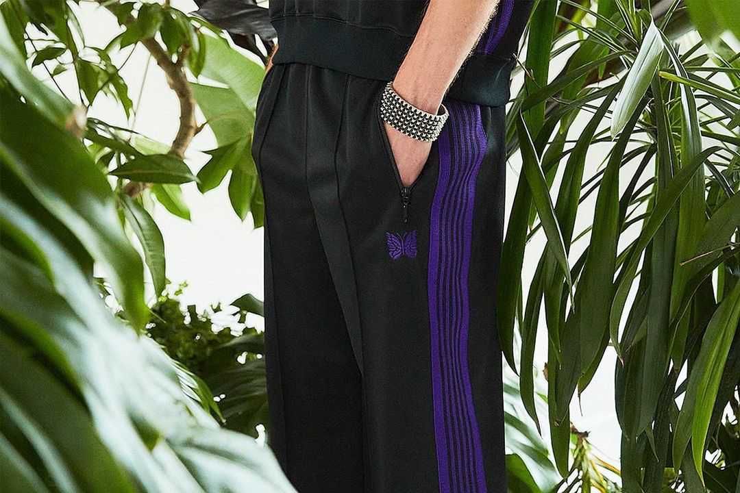 最旬トラックパンツを着こなすコツは。おすすめアイテムとコーデも紹介