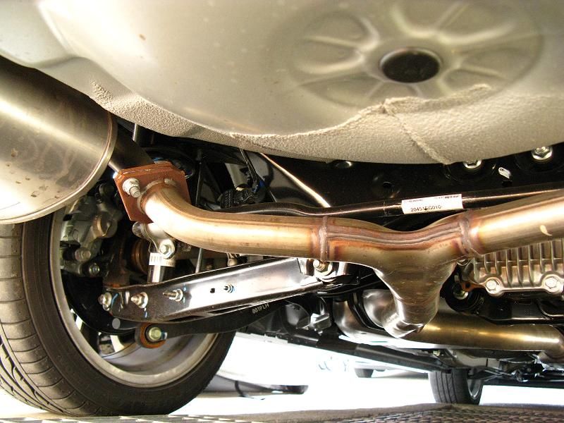 APEXi N1エボリューションマフラーの装着（その2）（スバル エクシーガ