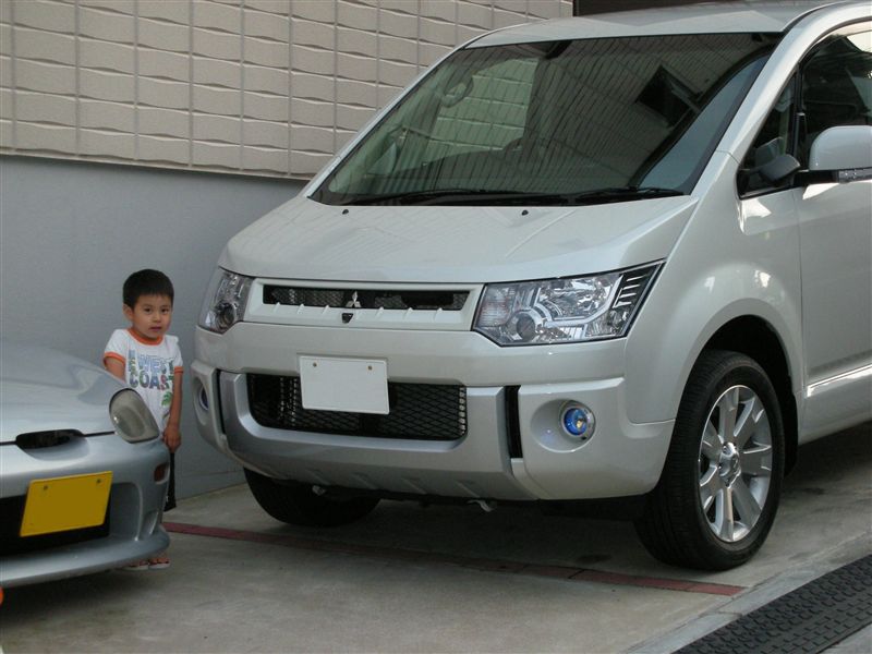 三菱自動車(純正) スポーティーグリル のパーツレビュー | デリカD:5