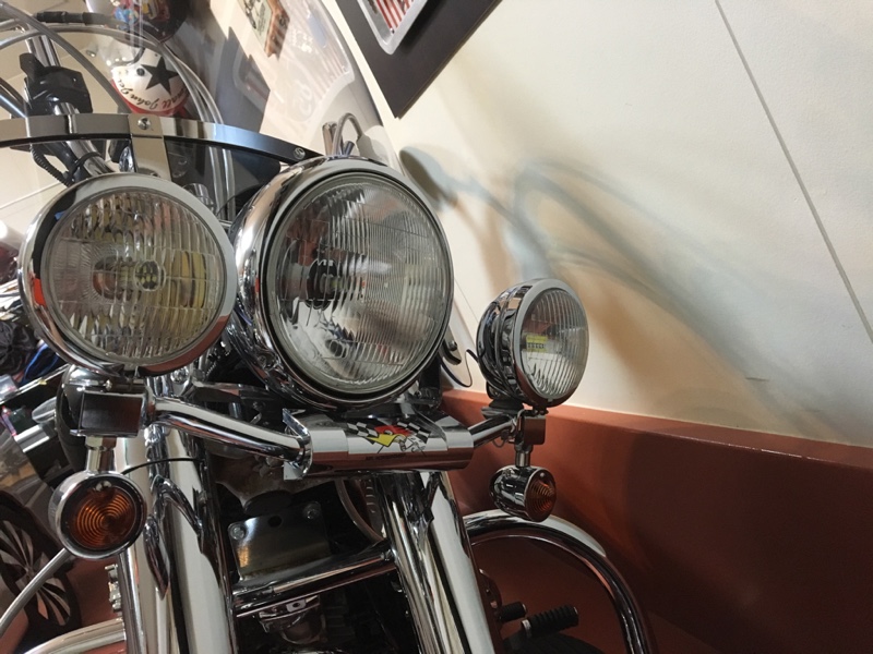 ヘッドライトバイザー取り付け（ヤマハ ドラッグスタークラシック400