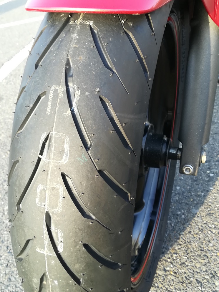 フロントタイヤ交換（ホンダ ホーネット250）by かず (^^) - みんカラ