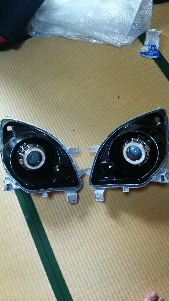 ヘッドライト インナーブラック&プロジェクター化（ダイハツ ミラバン