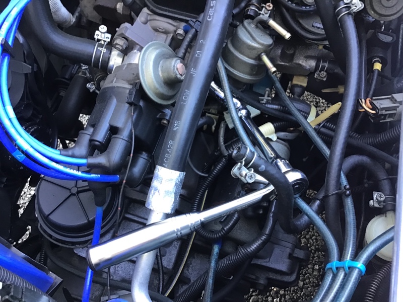 ようやくの交換・・燃料ポンプと燃料フィルター、ホース類 ！（日産