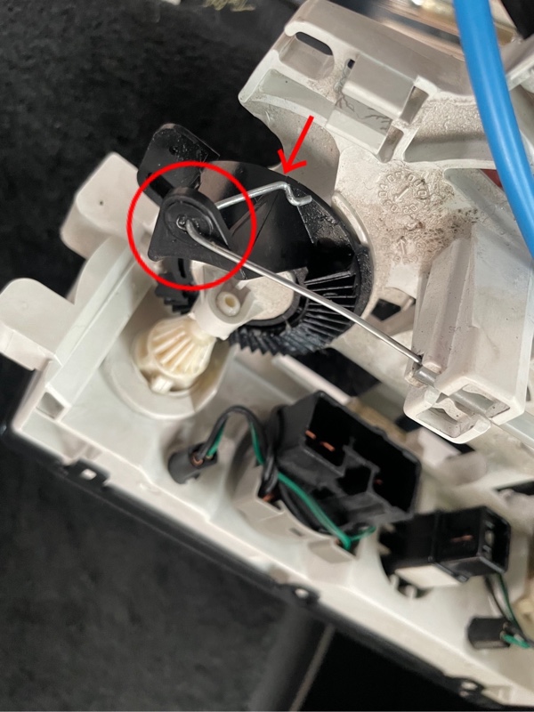 カルテ164 エアコンパネル移植ワイヤー交換手術（ダイハツ ミラジーノ