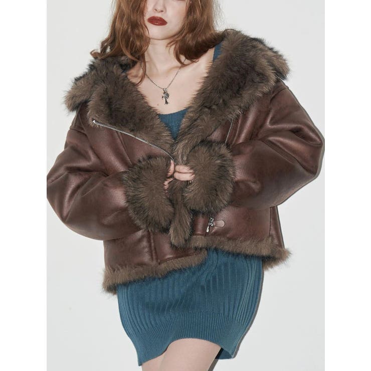 SNSでバズり中】リバーシブルフェイクファーブルゾン[品番
