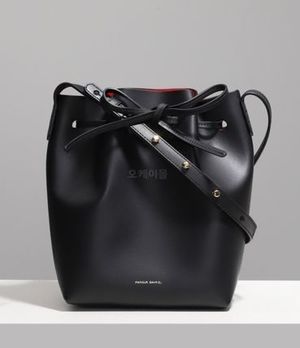 テイラースウィフト愛用】シルエットが可愛くて魅力的♡ 「MANSUR