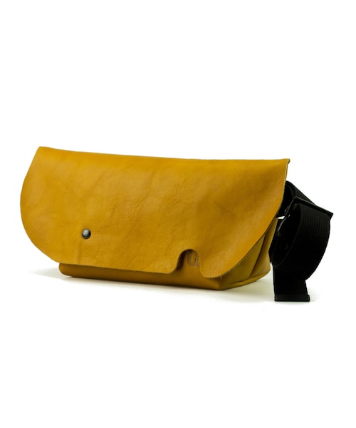 Uni&co.（ユニアンドコー）の「MESSENGER BAG (XS)/BROWNY YELLOW