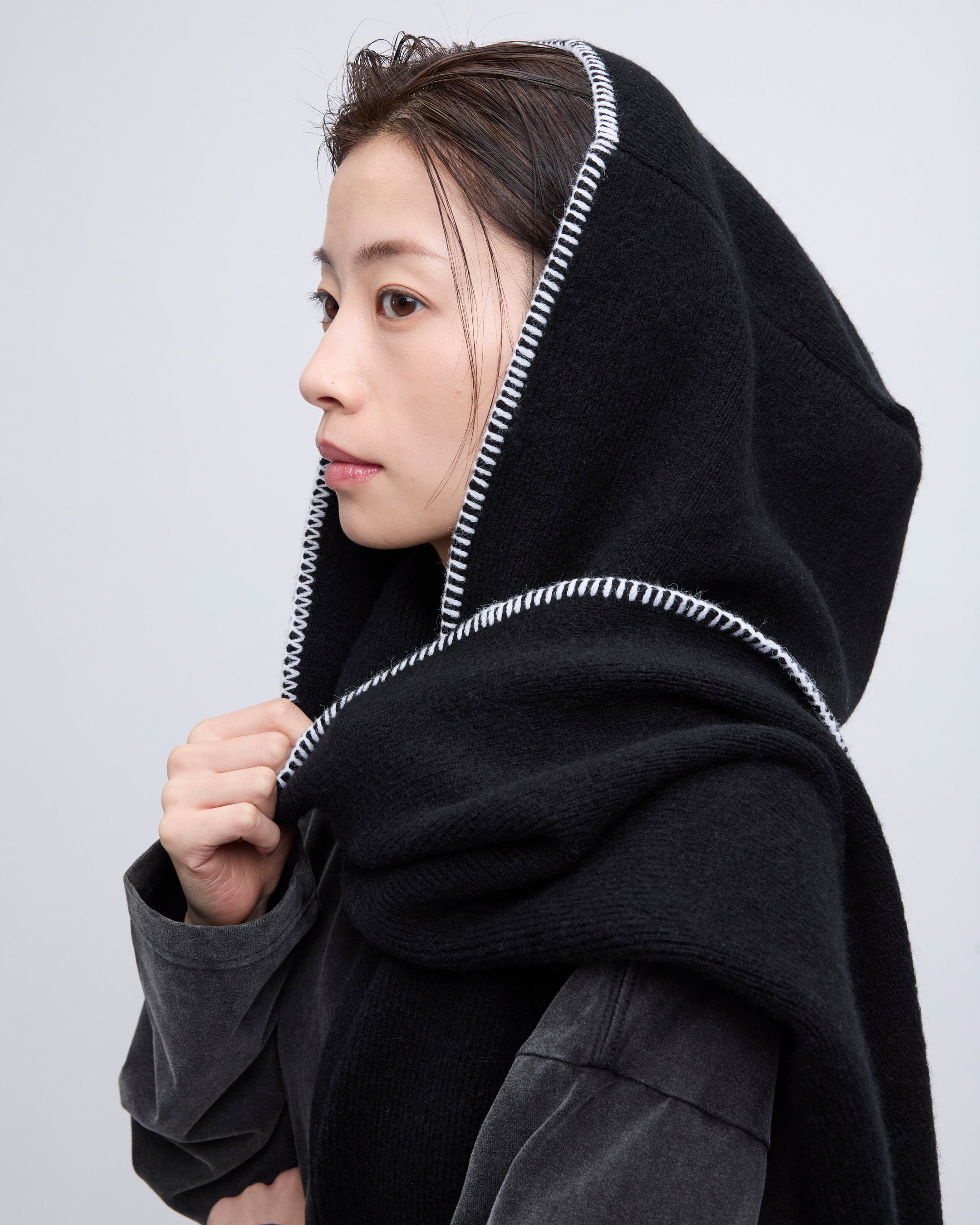 CDL Hooded Scarf – CDL TOKYO