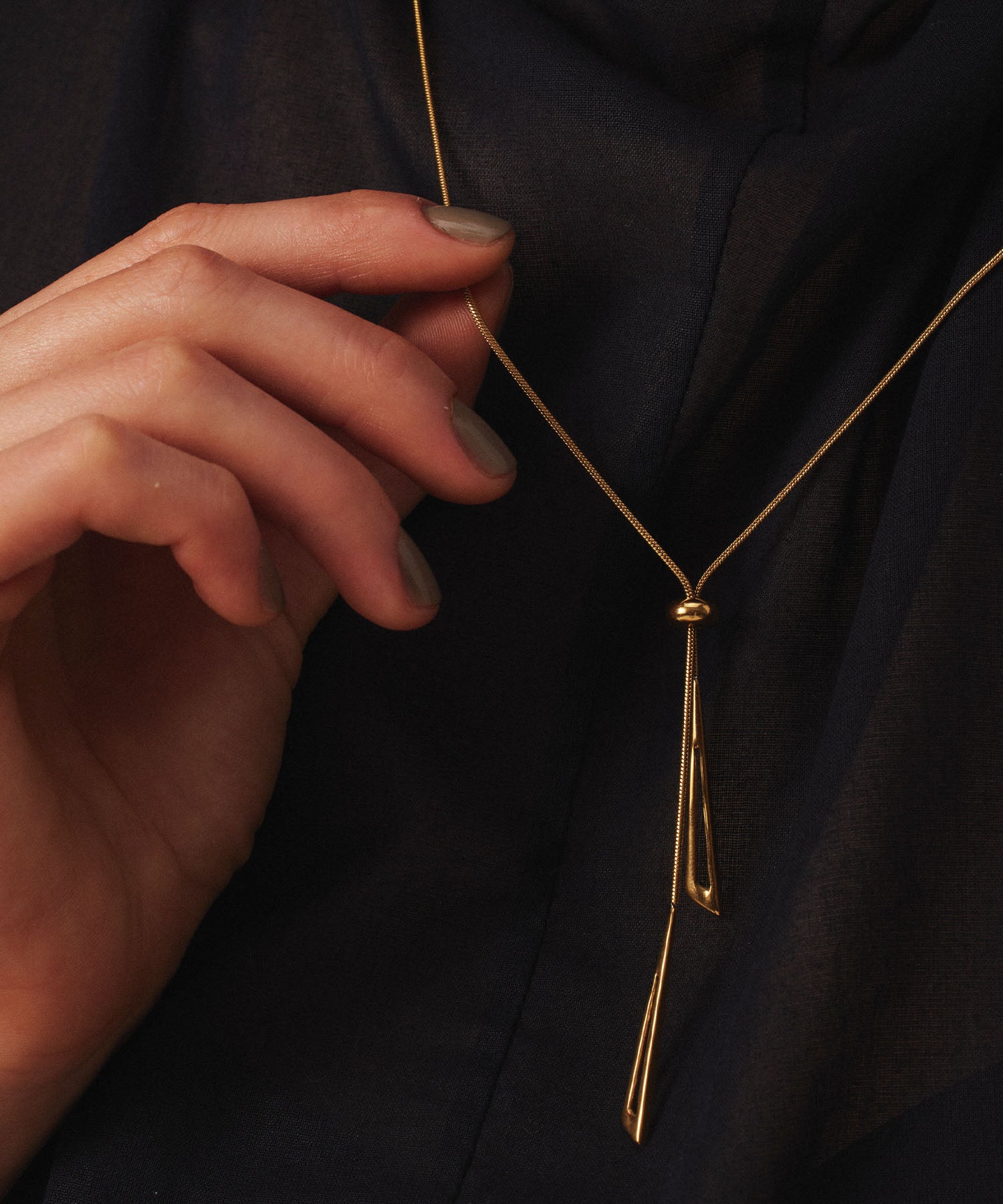 ゴールド]トライアングルラリエット