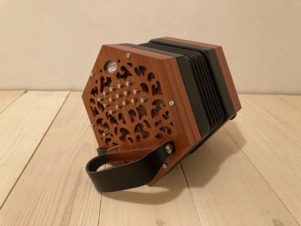 ケルトの笛屋さん | 商品詳細 | AP James 30ボタン アングロ・コンサー