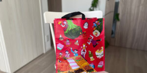 一瞬にして完売! 成城石井 x アニヤ・ハインドマーチ コラボバックの