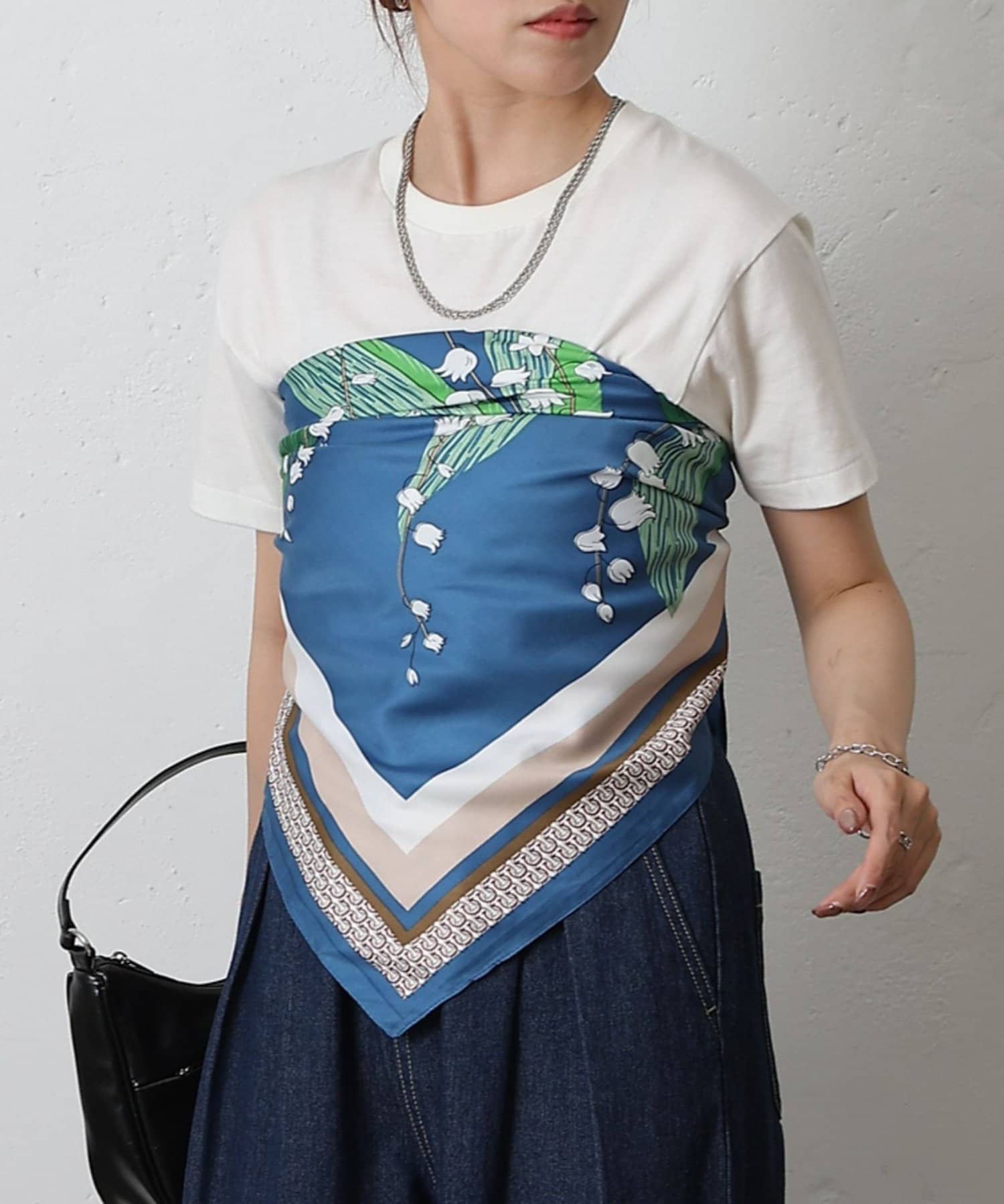 スズランモチーフ大判スカーフ 90×90 | COLONY 2139(コロニー トゥー