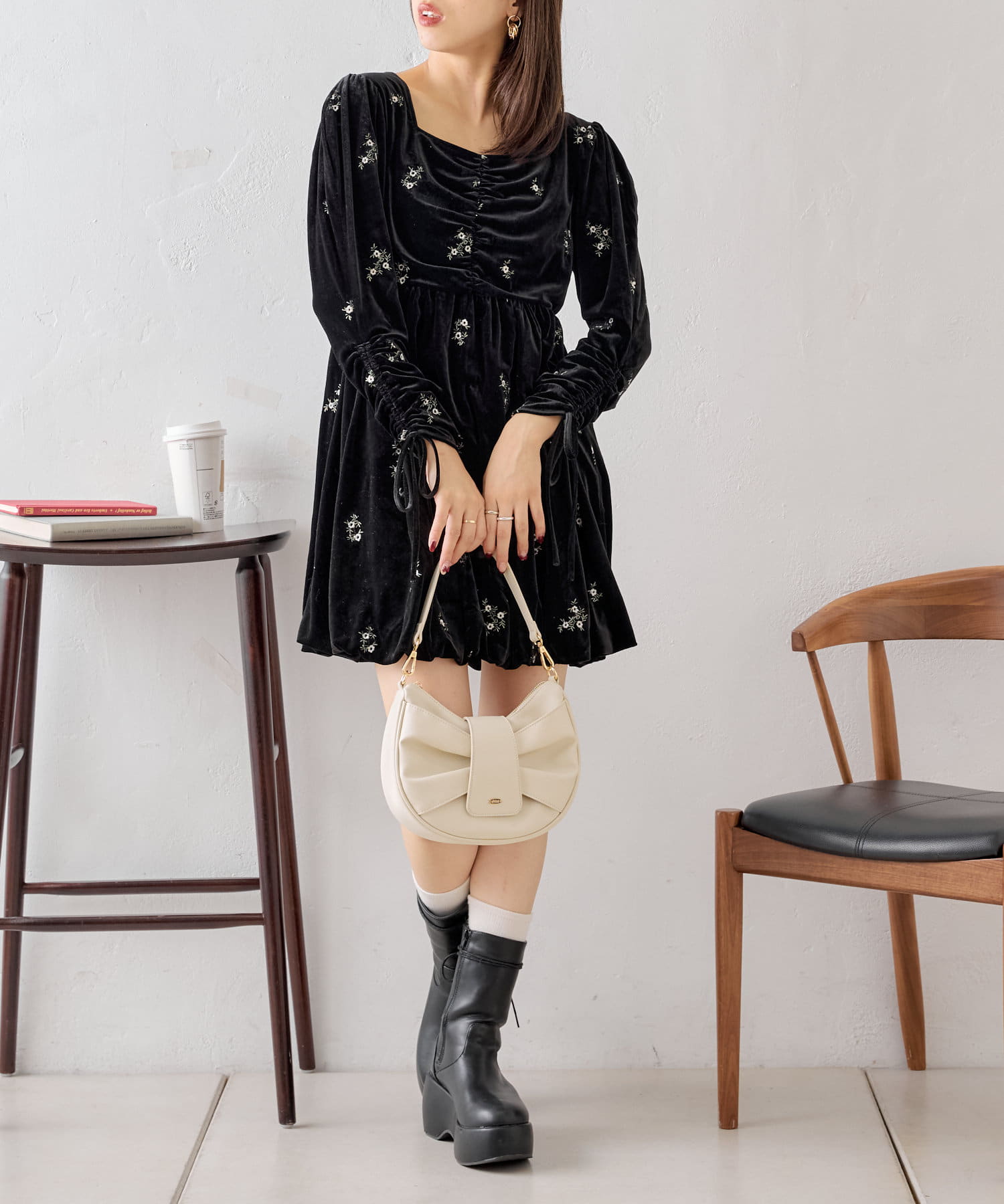 Chico】ベロア刺繍ミニワンピース | OUTLET(アウトレット)レディース