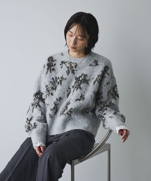 ふんわりルーズなイマドキニット】ニュアンスフラワージャガードニット
