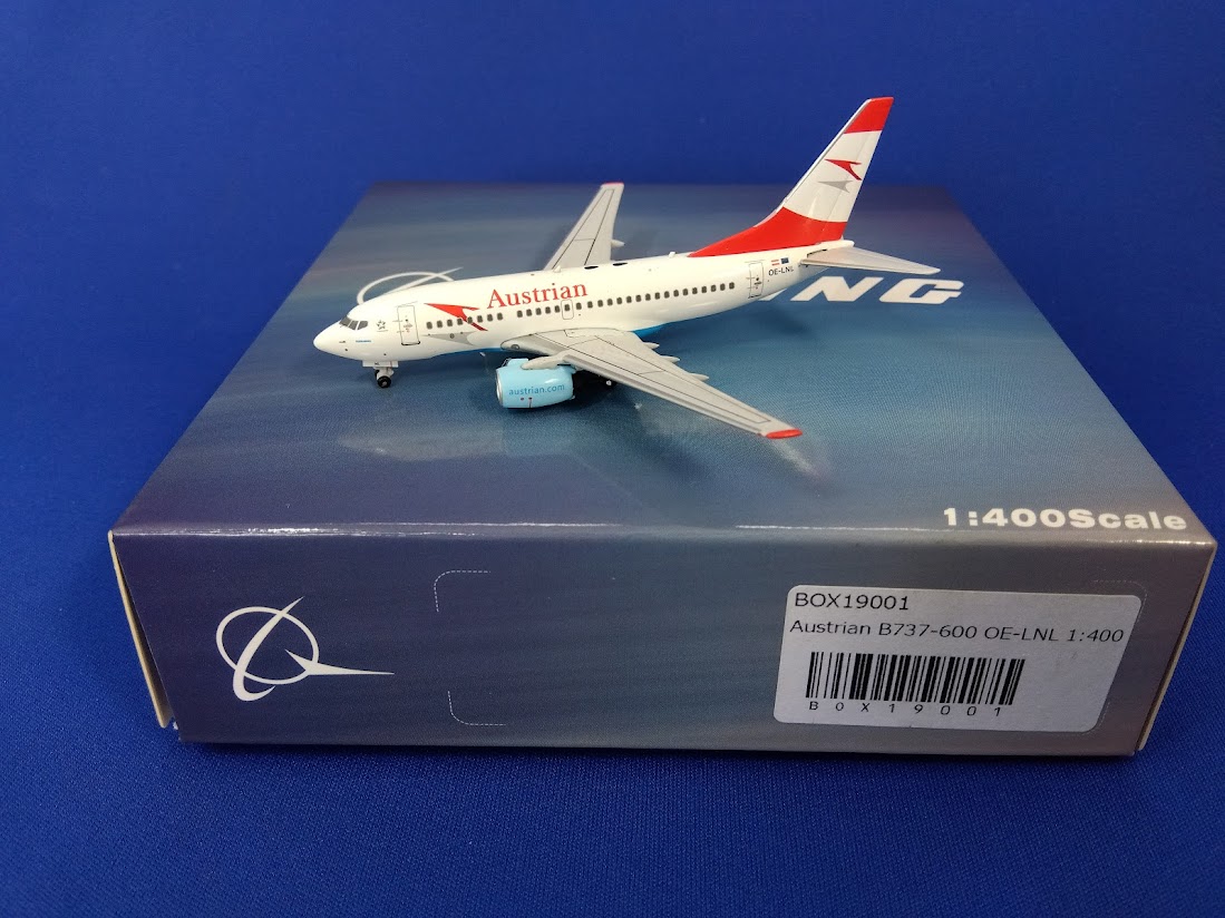 BOX19001 PandaModel Austrian Airlines / オーストリア航空 B737-600