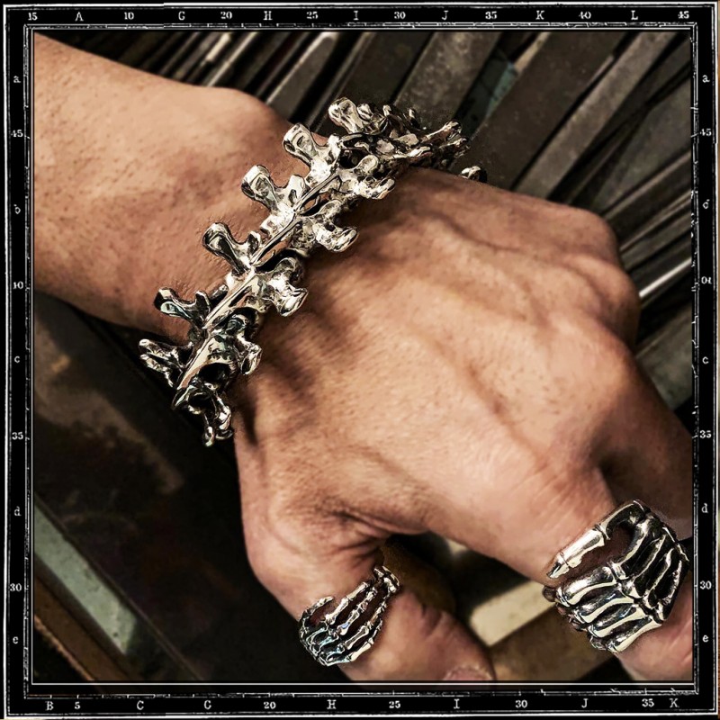 spine-link-bracelet-large.jpg