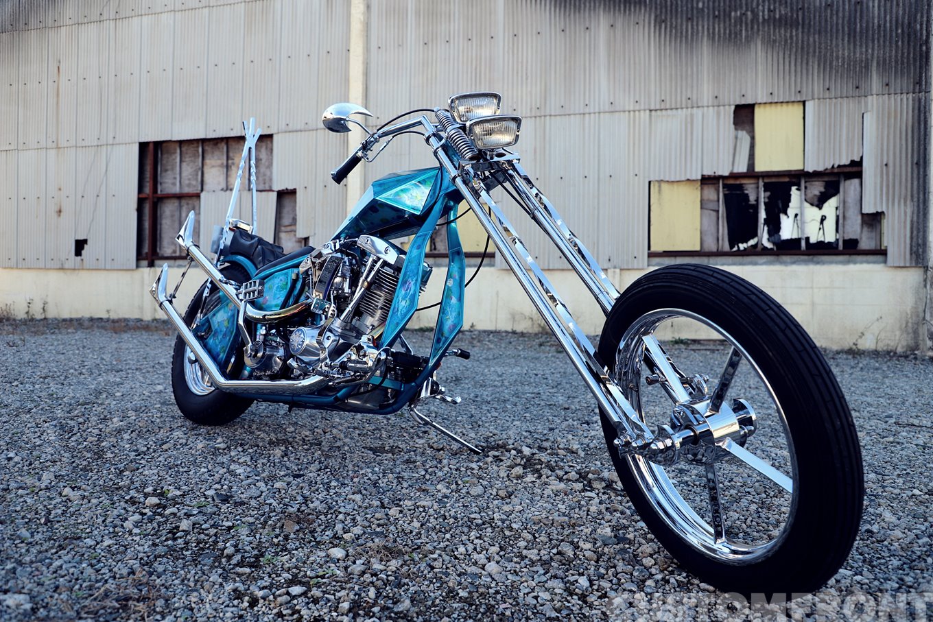 ショベルヘッドのロングフォークチョッパー FL 1978・ネイビーズ