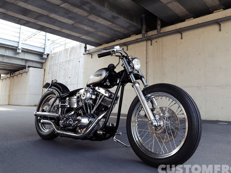 ハーレー ショベルヘッド4速フレームのカスタムバイク FLH 1980年