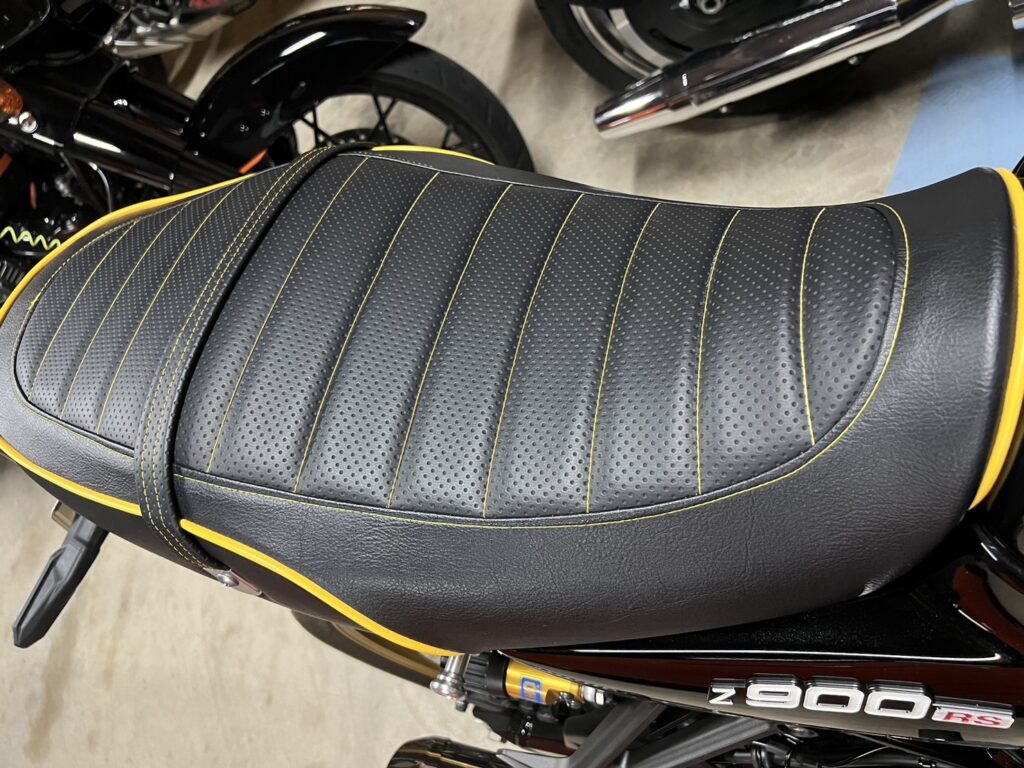 Kawasaki Z900RS シート張替え