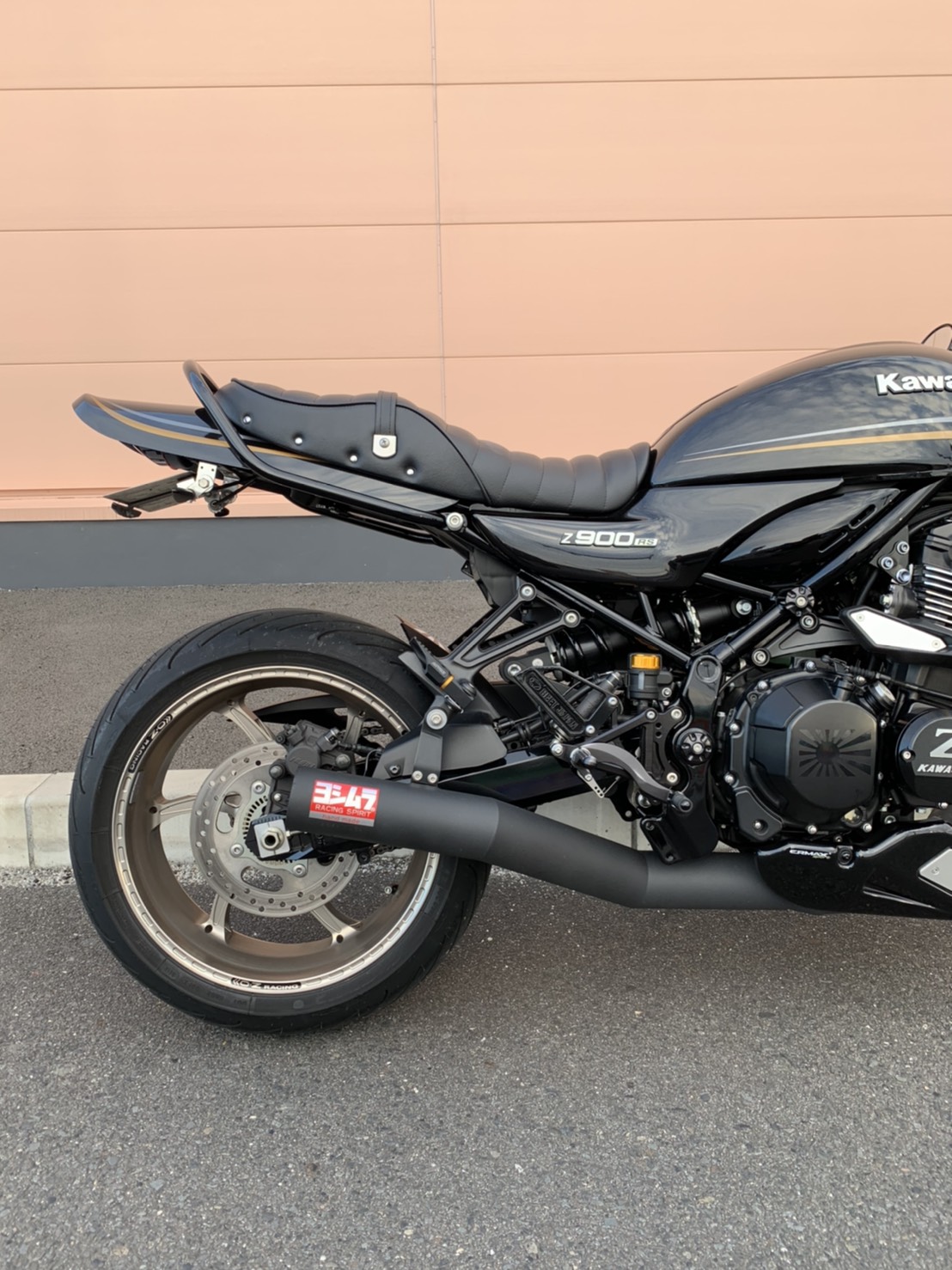 Kawasaki Z900RS シート張替え