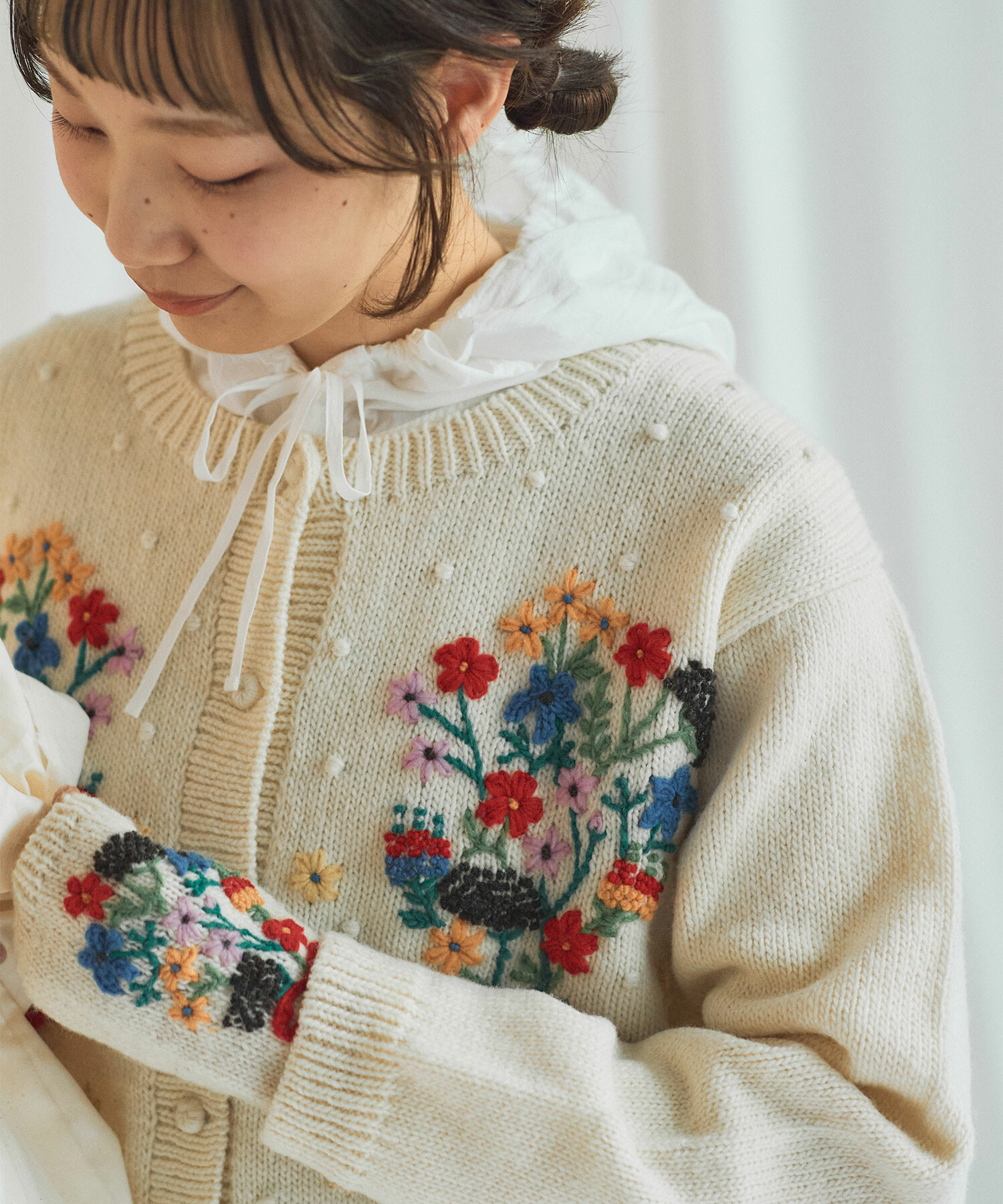 AMBIDEX Store △〇 ペルーハンドニット ブーケ刺繍 カーディガン(F