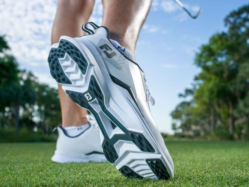 ツアープロも愛用する軽量スパイクレスの2代目、フットジョイ『FJ FUEL