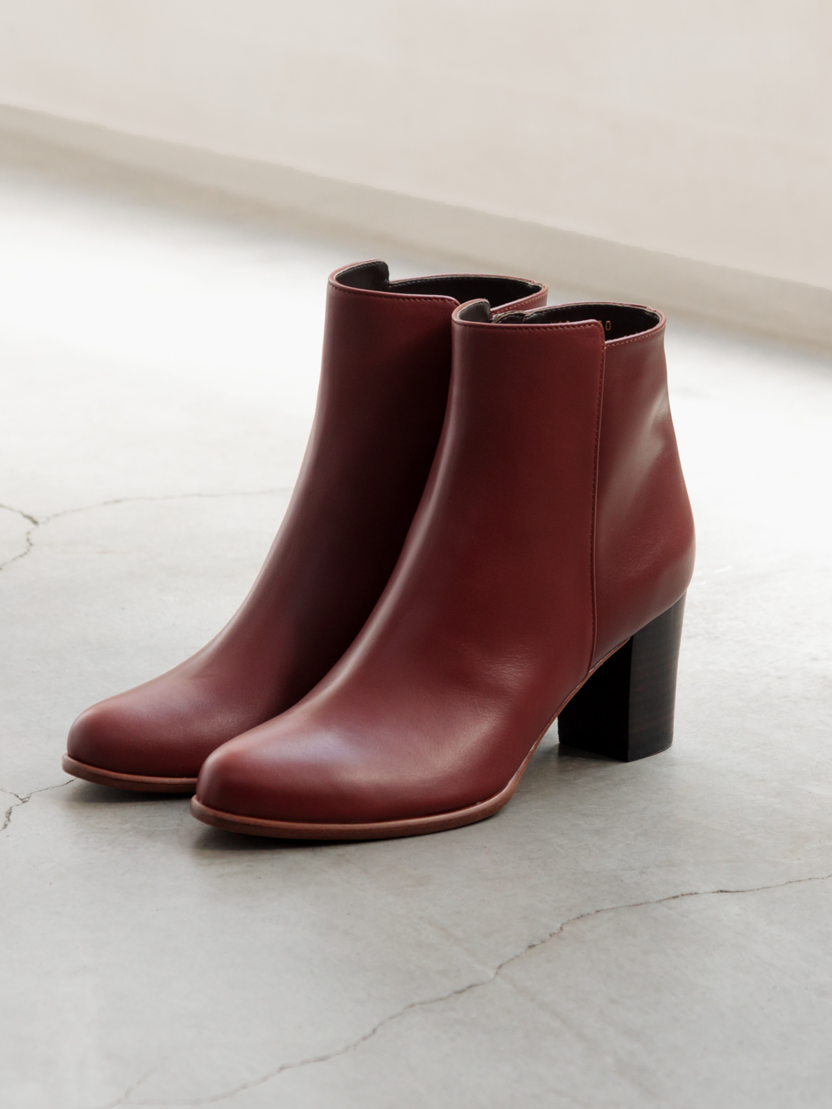 NEW】リニューアルして登場。一枚革仕立てショートブーツ | Factelier