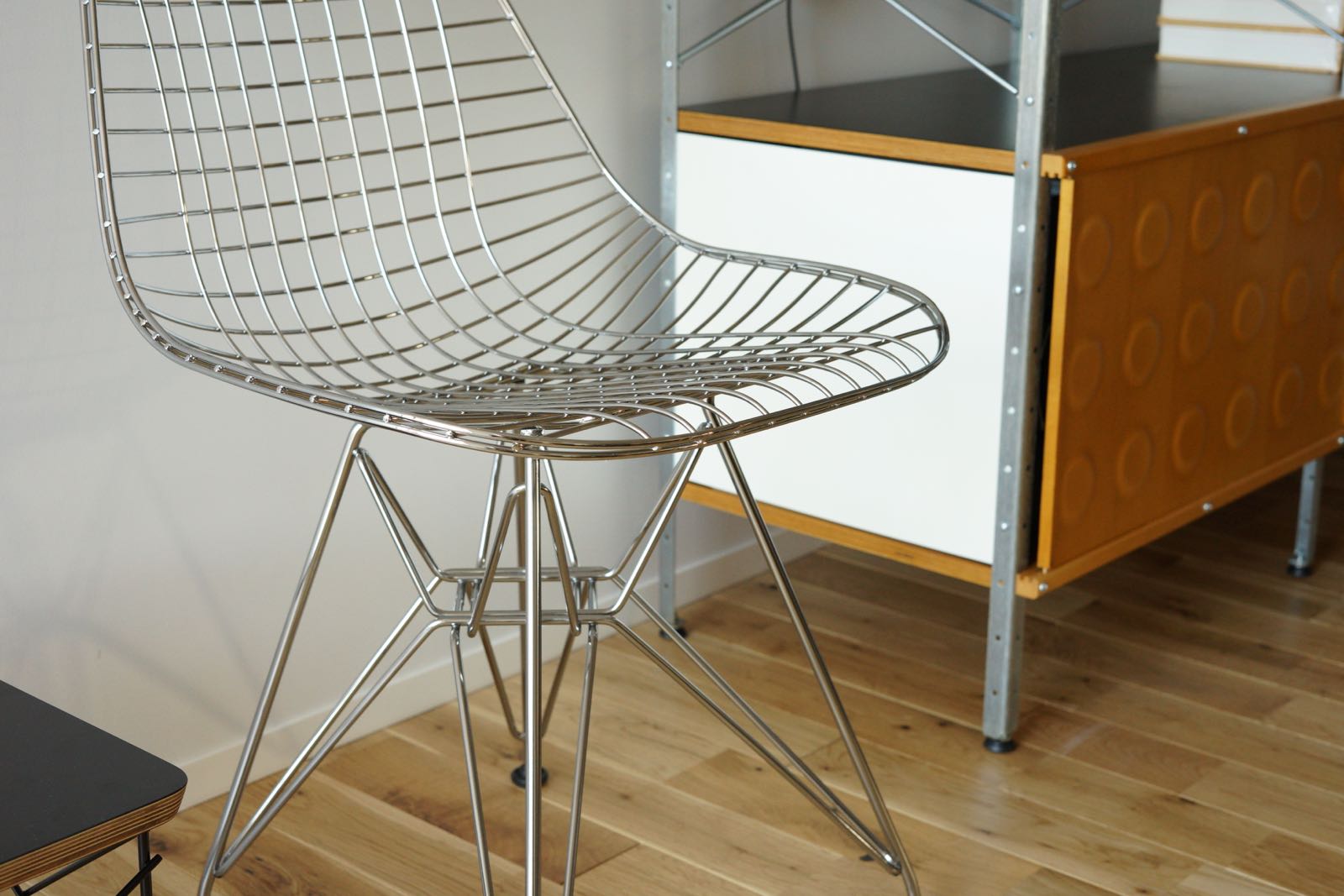 イームズ ワイヤーチェア［DKR. 0 47 E8］ | インテリアショップvanilla
