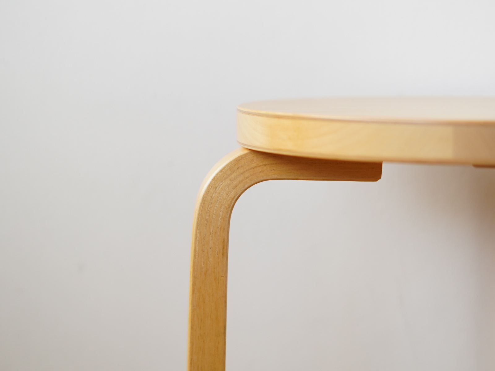artek (アルテック) STOOL 60（スツール 60） 3本脚 ハニーステイン