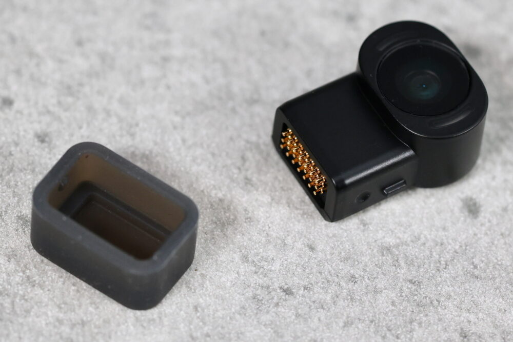 XREALの超小さな周辺機器『XREAL Eye』発表。わずか1.35gで大幅な機能