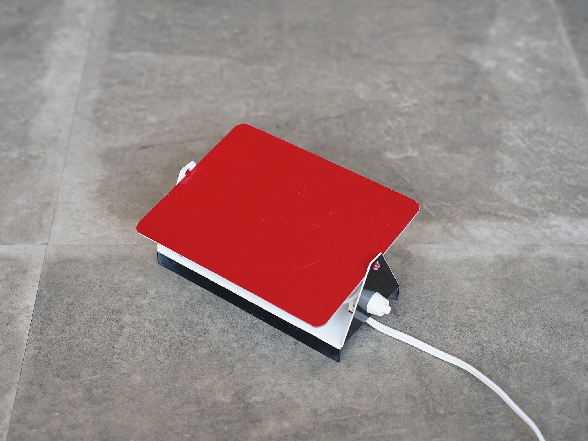 Charlotte Perriand（シャルロット・ペリアン）CP-1 ウォールランプ[赤