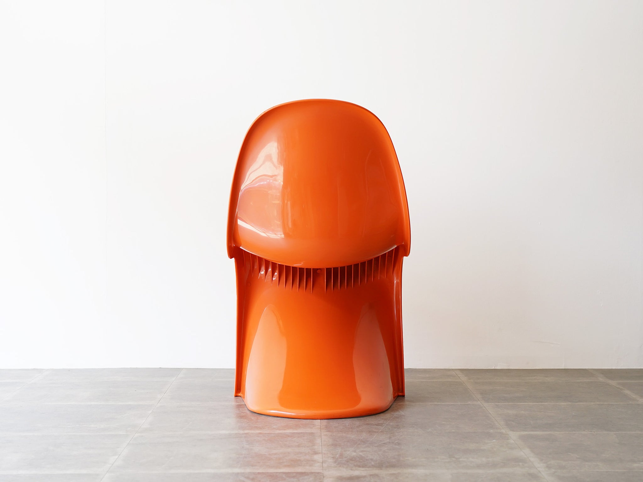 Verner Panton（ヴェルナー・パントン）パントンチェア “Panton Chair