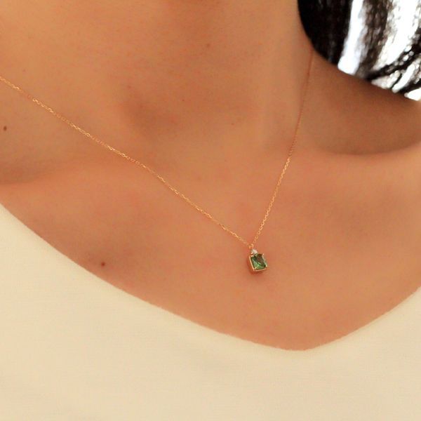 グリーントルマリン＆1ダイヤモンド・ネックレスチャーム K18CG【雪の