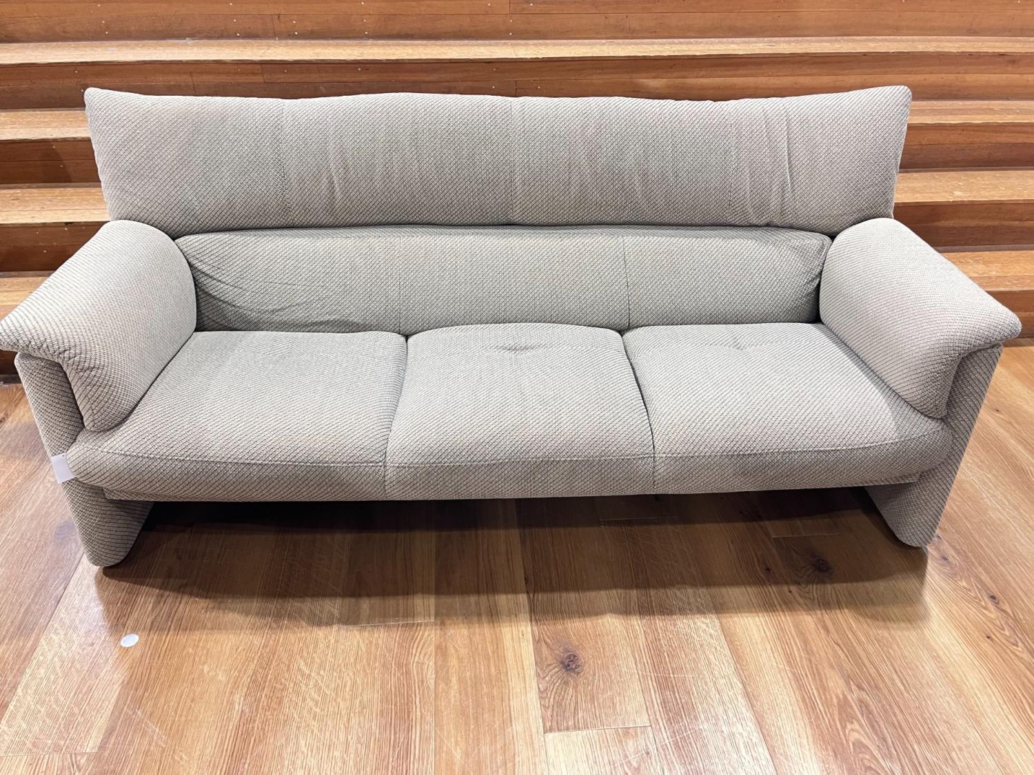 karimoku (カリモク) 3人掛けソファー グレー ファブリック チターノ