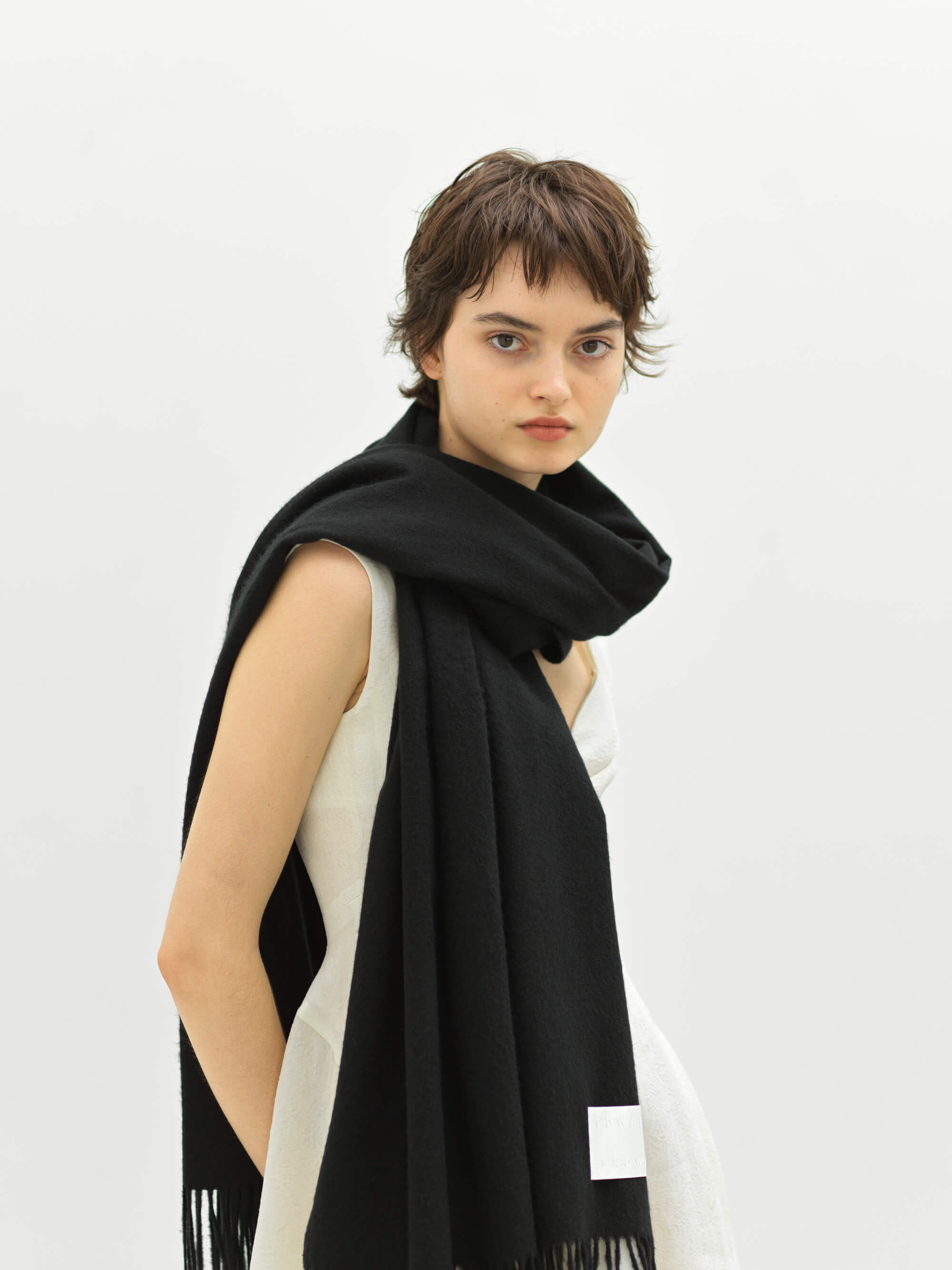 カシミヤストール ブラック | EDWARD BROWN(エドワードブラウン) 公式