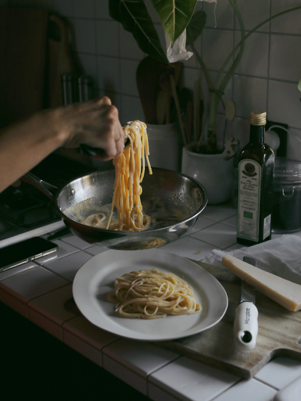 白陶土黒田釉オーバルプレート大(F A): キッチン / テーブル │ ETRE